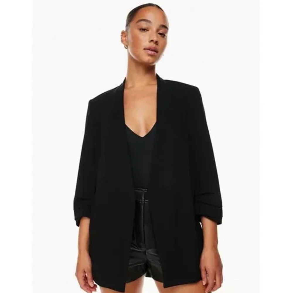 Babaton Power Hip Black Blazer